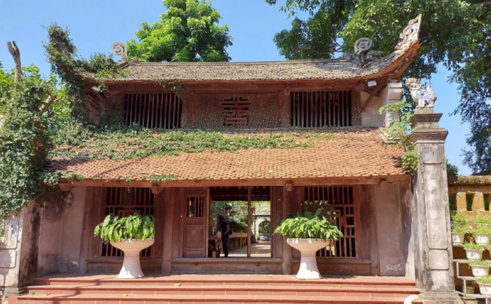 Mia Pagoda is one of the oldest and most revered pagodas in northern Vietnam